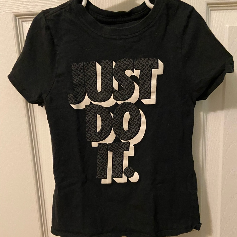 Short sleeves shirt